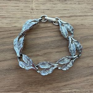 Vintage Silver Toned Leaf Bracelet